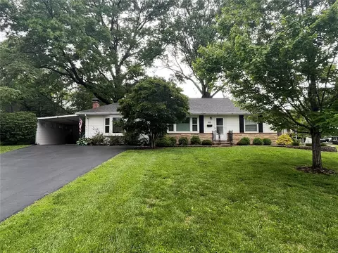 503 Mistletoe, Kirkwood, MO 63122