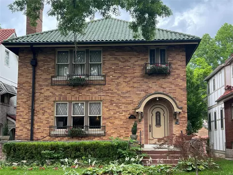 6321 Alamo Ave, Clayton, MO 63105