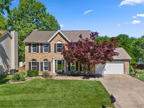 1271 Running Waters Dr, Saint Charles, MO 63304