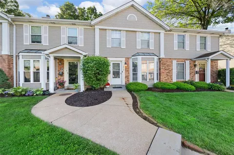 1012 Mersey Bend Dr, Saint Louis, MO 63129