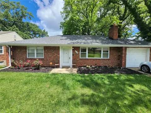 7107 Forest Hill Dr, Saint Louis, MO 63121
