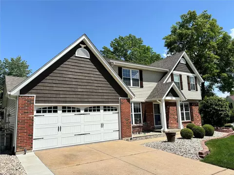 20 Streamside Ct, Saint Charles, MO 63303 photo 2
