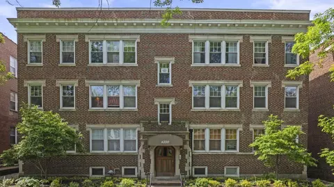 6330 Southwood Ave #2W, Saint Louis, MO 63105