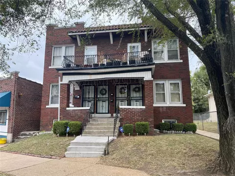 4860 Page Blvd E, Saint Louis, MO 63113