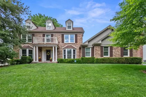 1147 Chavaniac Dr, Ballwin, MO 63011