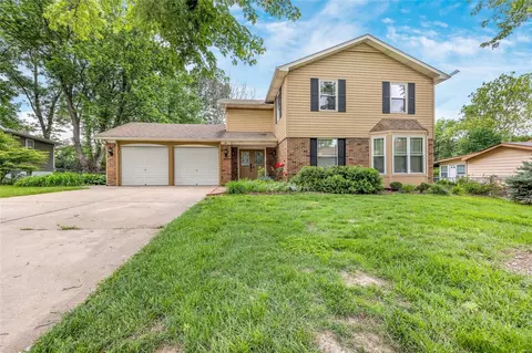 13 Pilot Hill Dr, Saint Peters, MO 63376