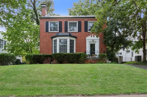 1647 Forest View Dr, Saint Louis, MO 63122