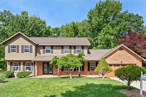 921 Natchez Dr, Saint Charles, MO 63303