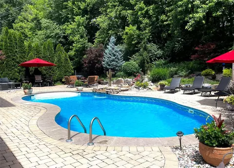 1532 Heritage Manor Ct, Saint Charles, MO 63303