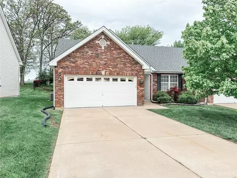 1605 Polar Dr, Wentzville, MO 63385