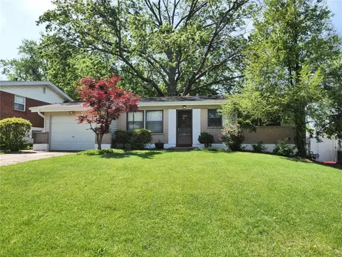 2548 Netherton Dr, Saint Louis, MO 63136
