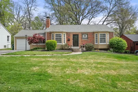 1146 Culverhill Dr, Saint Louis, MO 63119