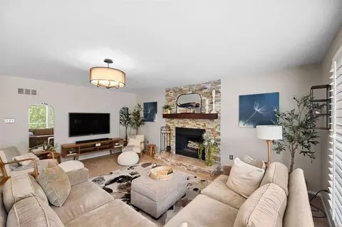 Living - 2165 Spring Wagon Ln, O'fallon, MO 63368 photo 3 of 4