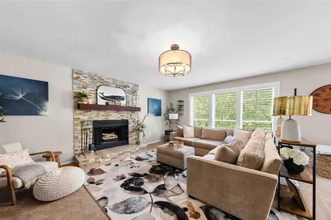 Living - 2165 Spring Wagon Ln, O'fallon, MO 63368 photo 2 of 4