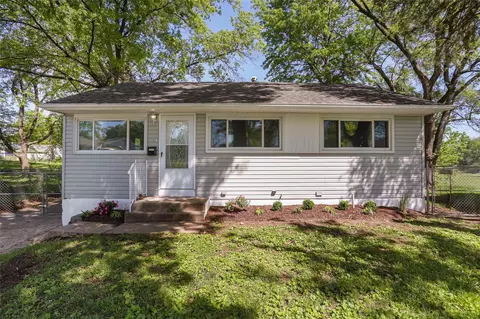 10525 Lothian Cir, Saint Louis, MO 63137