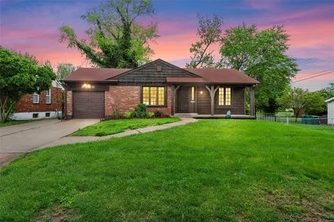 9300 Nelan Dr, Saint Louis, MO 63137
