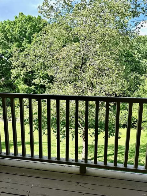 Exterior - 701 Ridgeside Dr #E, Ballwin, MO 63021 photo 7 of 11
