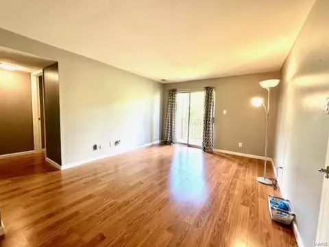 Living - 701 Ridgeside Dr #E, Ballwin, MO 63021 photo 2 of 2