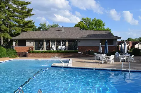 Exterior - 701 Ridgeside Dr #E, Ballwin, MO 63021 photo 8 of 11