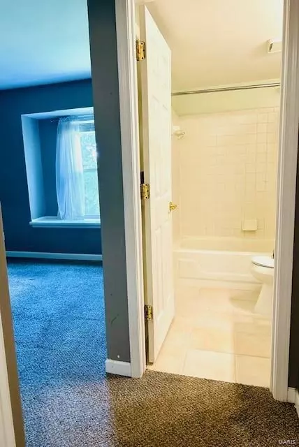Entry Way - 701 Ridgeside Dr #E, Ballwin, MO 63021 photo 1 of 1
