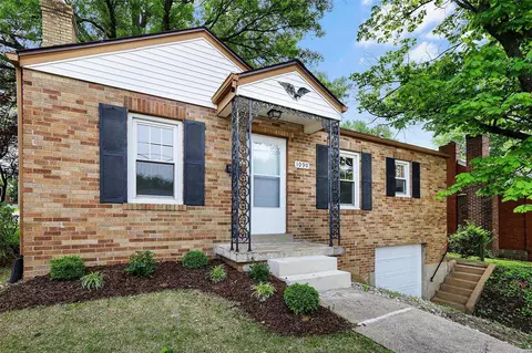 1090 N New Florissant Rd, Florissant, MO 63031