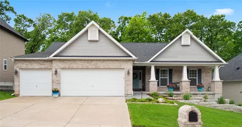 1235 Spring Lilly Dr, High Ridge, MO 63049