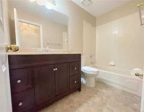 Bath - 615 Highland Glen Dr, Ballwin, MO 63021 photo 1 of 4