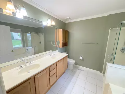 Bath - 615 Highland Glen Dr, Ballwin, MO 63021 photo 2 of 4
