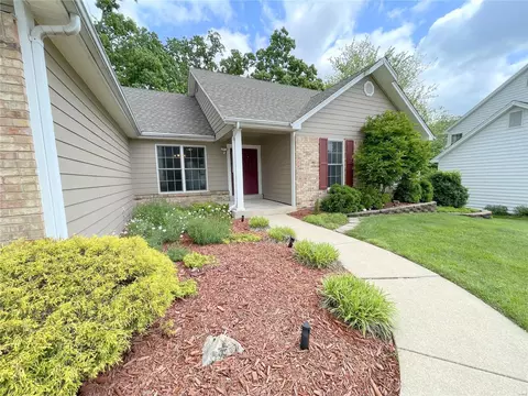 Exterior - 615 Highland Glen Dr, Ballwin, MO 63021 photo 2 of 11