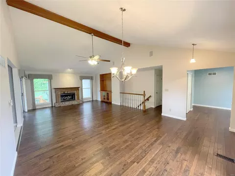 Living - 615 Highland Glen Dr, Ballwin, MO 63021 photo 1 of 3