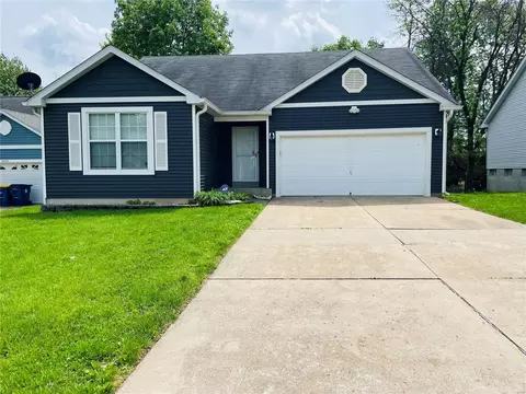 10416 Ashby Place Ln, Saint Ann, MO 63074