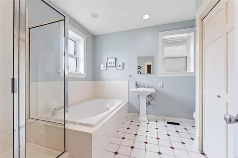 5442 Gresham Ave, Saint Louis, MO 63109 photo 17