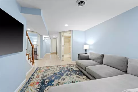 5442 Gresham Ave, Saint Louis, MO 63109 photo 21