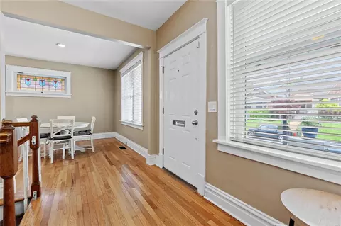 5442 Gresham Ave, Saint Louis, MO 63109 photo 4