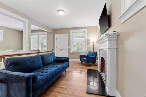 5442 Gresham Ave, Saint Louis, MO 63109 photo 5