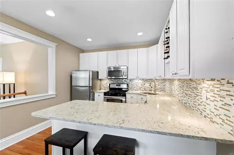 5442 Gresham Ave, Saint Louis, MO 63109 photo 8