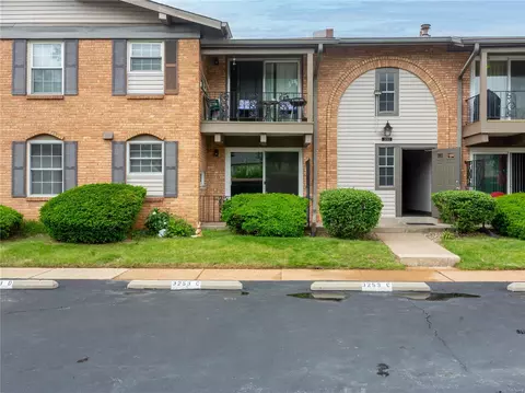 3253 Leisurewood Ct #C, Florissant, MO 63033