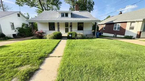 8965 Olden Ave, Saint Louis, MO 63114