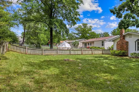 275 Village Meadow Dr, Ballwin, MO 63021 photo 28