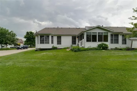 Exterior - 755 River Glen Dr, O'fallon, MO 63368 photo 4 of 8
