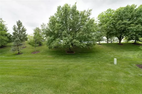 Exterior - 755 River Glen Dr, O'fallon, MO 63368 photo 5 of 8
