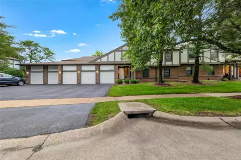 13155 Royal Pines Dr #5, Saint Louis, MO 63146