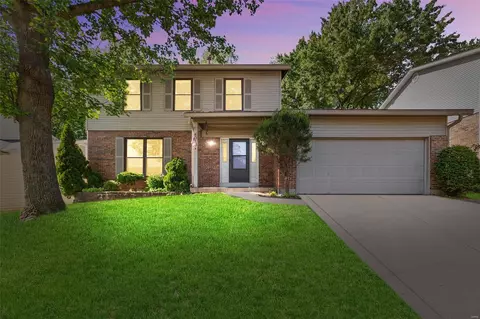 6010 Southern Dr, Saint Louis, MO 63123