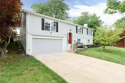 1437 Silverleaf Ln, Saint Louis, MO 63146