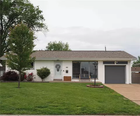 227 Walworth Dr, Saint Louis, MO 63125