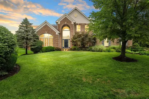 1073 Polo Downs Dr, Chesterfield, MO 63017