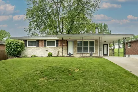 1720 Bobbinray Ave, Florissant, MO 63031