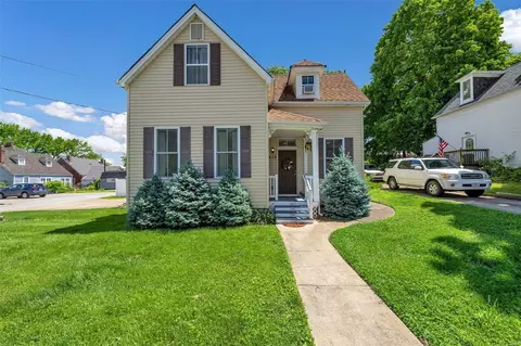 412 N 4th St, Saint Charles, MO 63301