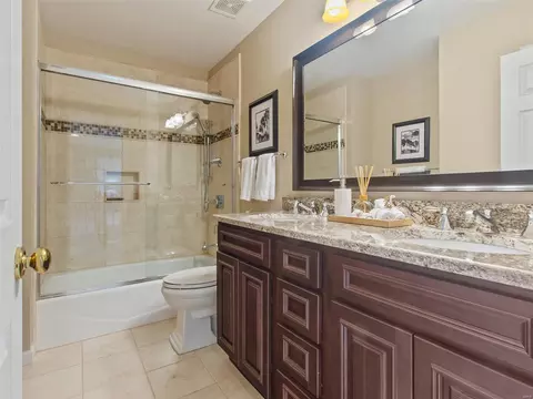 Bath - 16063 Canterbury Estates Dr, Ellisville, MO 63021 photo 3 of 3