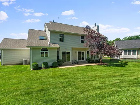 Exterior - 16063 Canterbury Estates Dr, Ellisville, MO 63021 photo 4 of 5